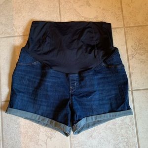 Target maternity shorts